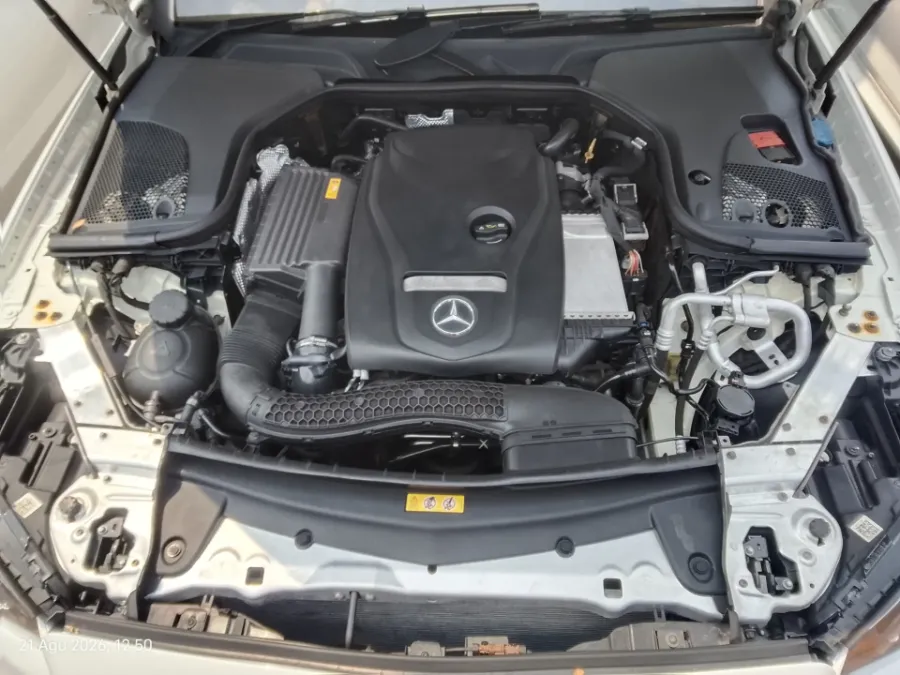 Foto Mobil Bekas Mesin Mercedes-Benz E300 2.0 tahun 2018