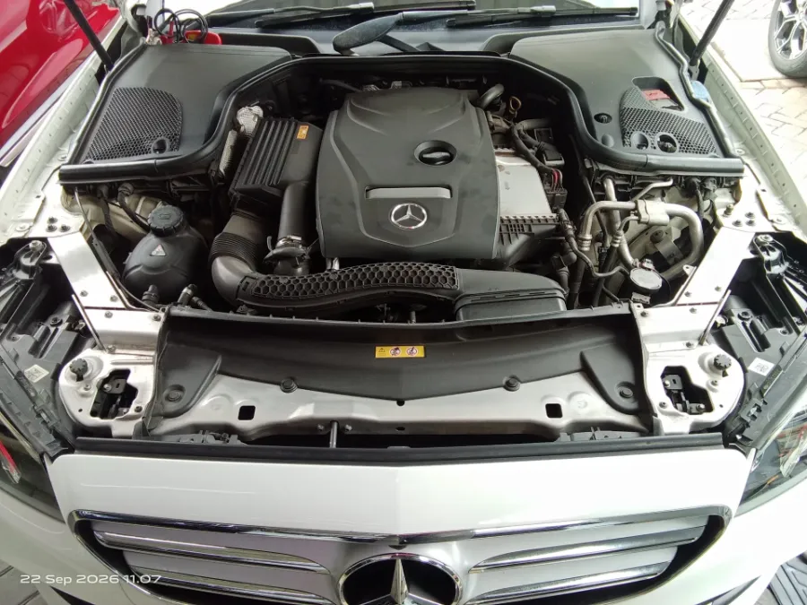 Foto Mobil Bekas Mesin Mercedes-Benz E300 2.0 tahun 2018
