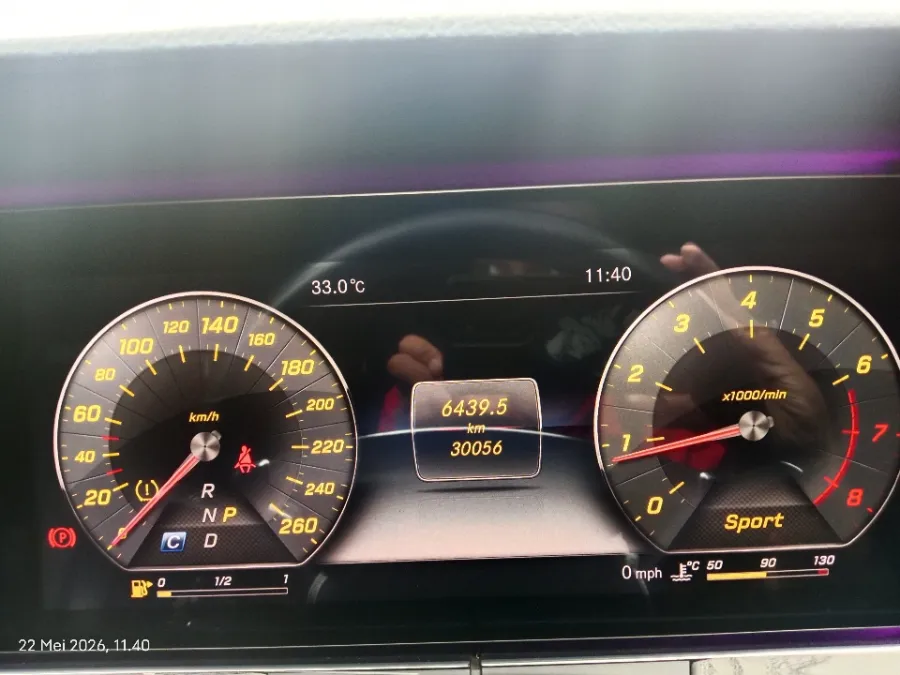 Foto Mobil Bekas Odometer Mercedes-Benz E300 2.0 tahun 2018