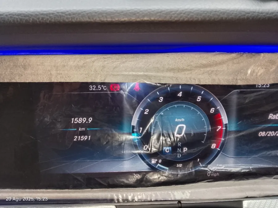 Foto Mobil Bekas Odometer Mercedes-Benz E300 2.0 tahun 2019