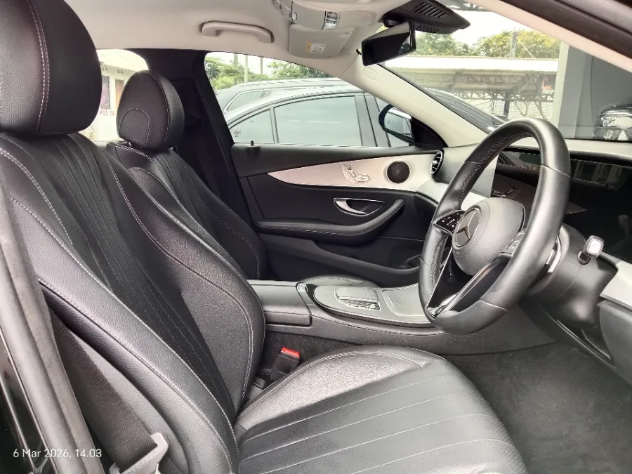 Foto Mobil Bekas Kabin Depan Mercedes-Benz E300 2.0 tahun 2021
