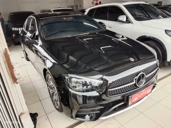 2021 Mercedes-Benz E300 2.0 - Foto 1 dari 6