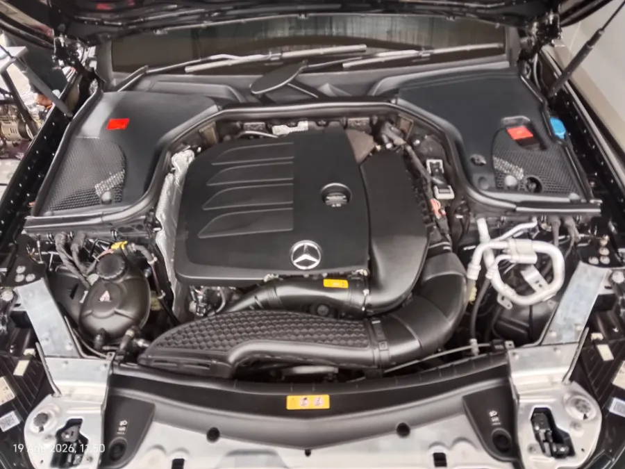 Foto Mobil Bekas Mesin Mercedes-Benz E300 2.0 tahun 2021