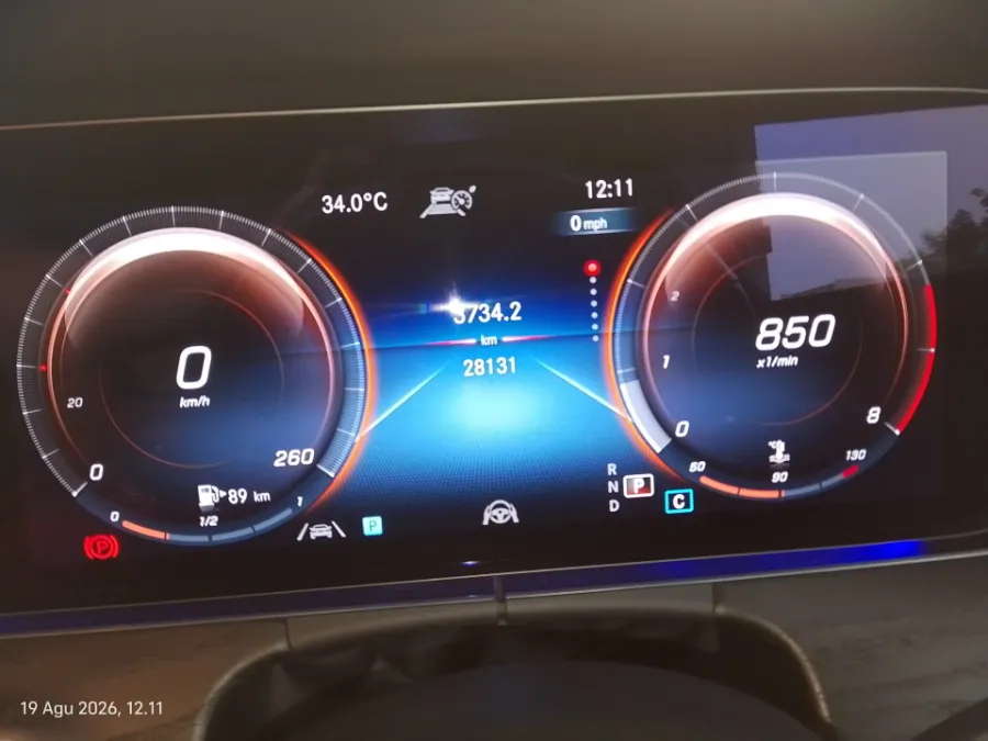 Foto Mobil Bekas Odometer Mercedes-Benz E300 2.0 tahun 2021
