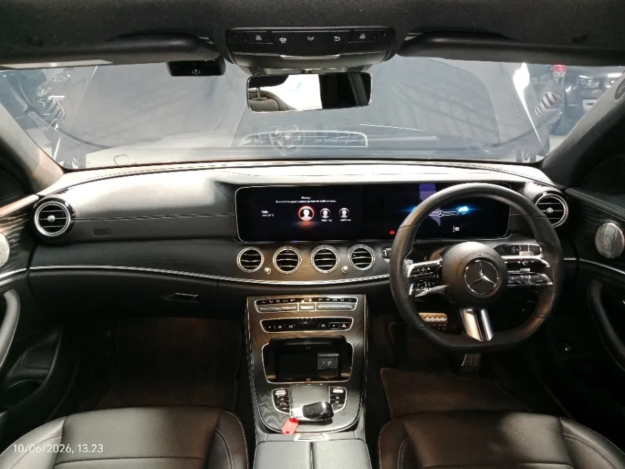Foto Mobil Bekas Dashboard Mercedes-Benz E300 2.0 tahun 2022