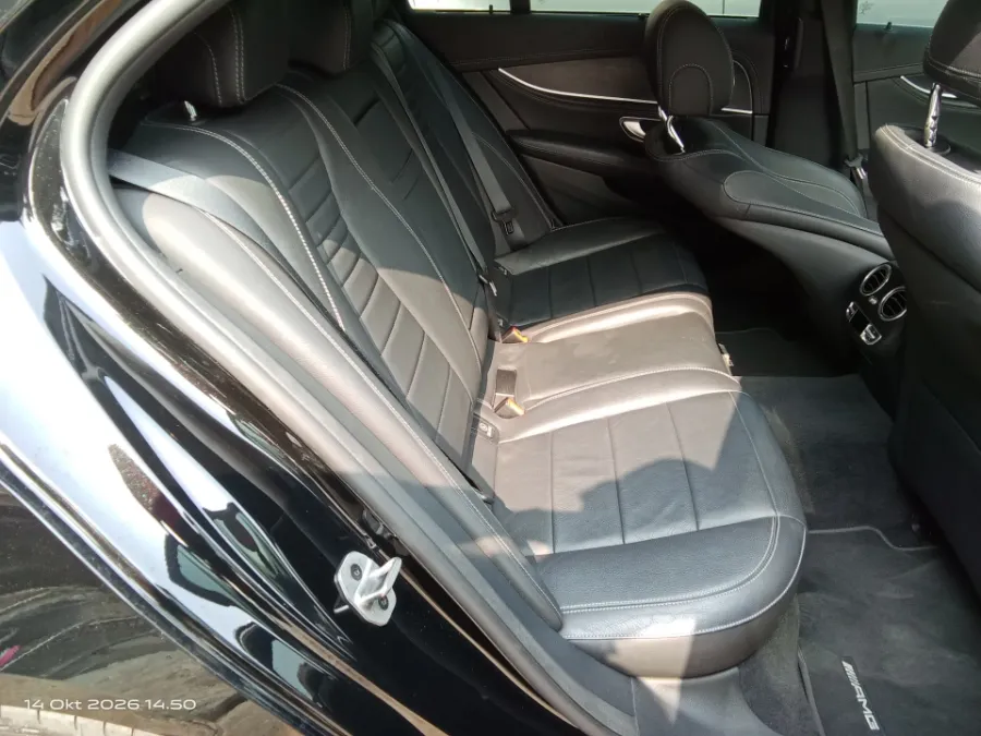 Foto Mobil Bekas Kabin Belakang Mercedes-Benz E300 2.0 tahun 2022
