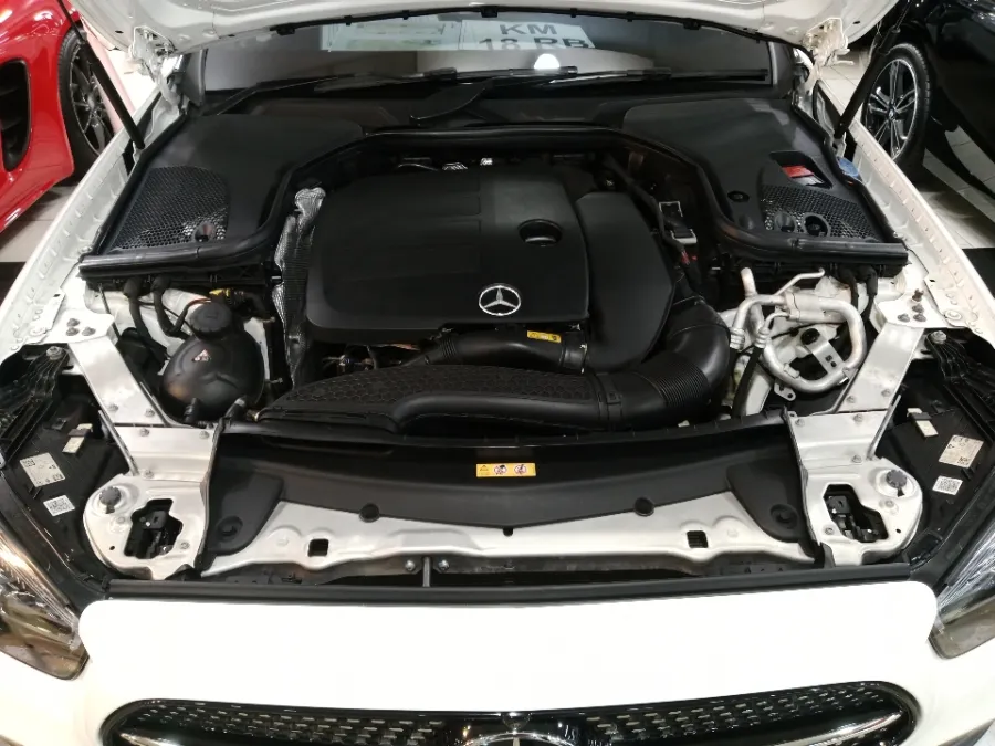 Foto Mobil Bekas Mesin Mercedes-Benz E300 2.0 tahun 2022