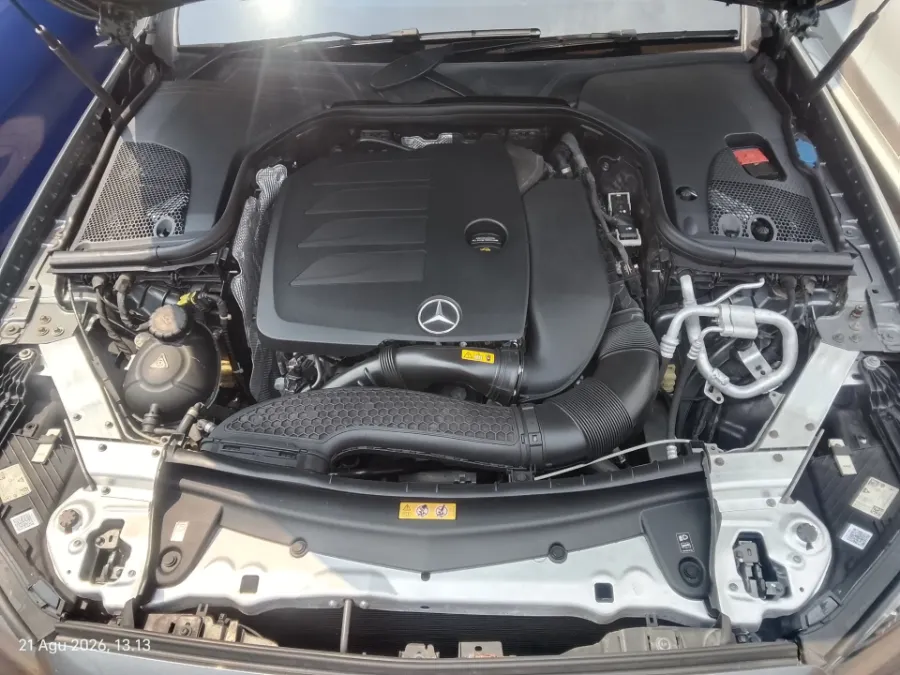 Foto Mobil Bekas Mesin Mercedes-Benz E300 2.0 tahun 2022