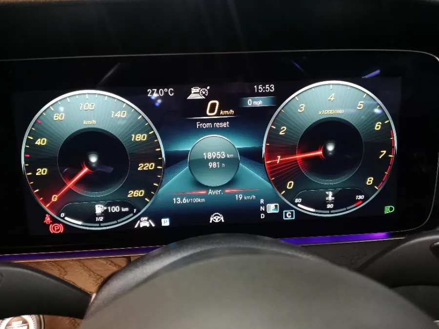 Foto Mobil Bekas Odometer Mercedes-Benz E300 2.0 tahun 2022