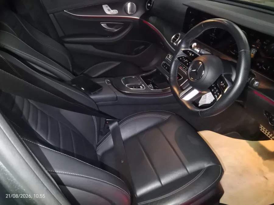 Foto Mobil Bekas Kabin Depan Mercedes-Benz E300 2.0 tahun 2023