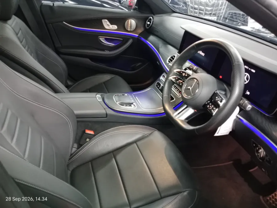 Foto Mobil Bekas Kabin Depan Mercedes-Benz E300 2.0 tahun 2023