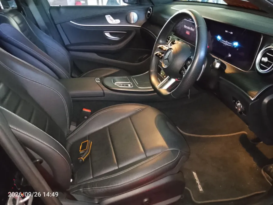 Foto Mobil Bekas Kabin Depan Mercedes-Benz E300 2.0 tahun 2023