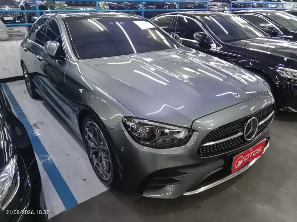2023 Mercedes-Benz E300 2.0 - Foto 1 dari 6