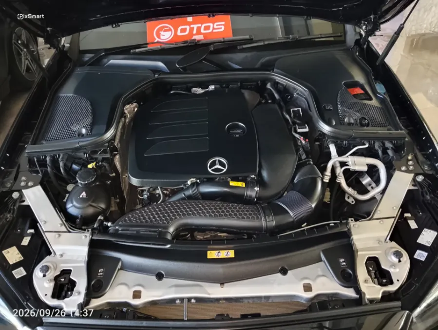 Foto Mobil Bekas Mesin Mercedes-Benz E300 2.0 tahun 2023