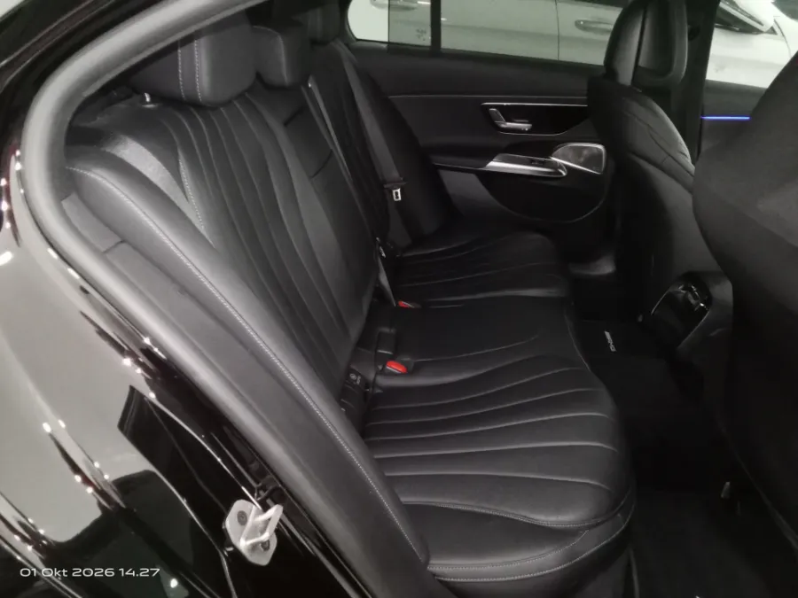 Foto Mobil Bekas Kabin Belakang Mercedes-Benz E300 2.0 tahun 2024