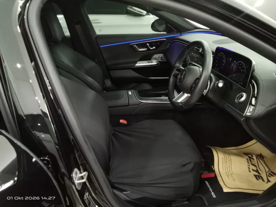 Foto Mobil Bekas Kabin Depan Mercedes-Benz E300 2.0 tahun 2024