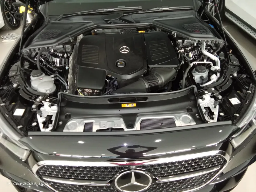 Foto Mobil Bekas Mesin Mercedes-Benz E300 2.0 tahun 2024