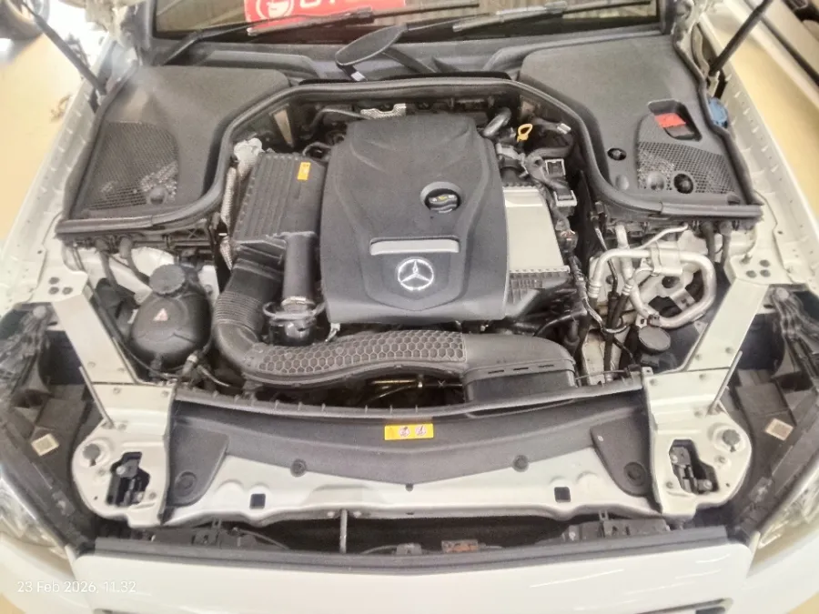 Foto Mobil Bekas Mesin Mercedes-Benz E300 2.0 Coupe AMG Line tahun 2017