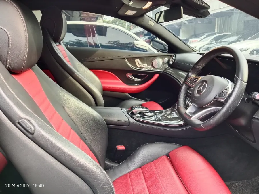 Foto Mobil Bekas Kabin Depan Mercedes-Benz E300 2.0 Coupe AMG Line tahun 2018