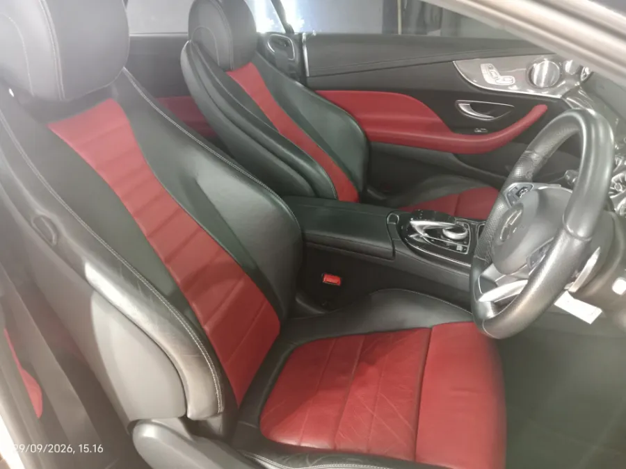 Foto Mobil Bekas Kabin Depan Mercedes-Benz E300 2.0 Coupe AMG Line tahun 2018