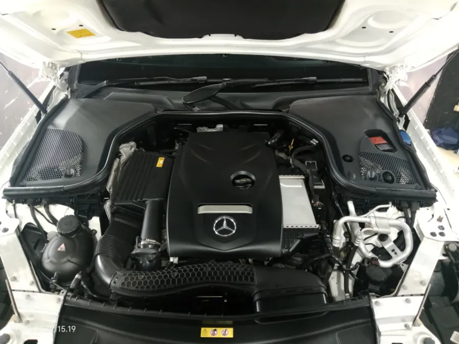 Foto Mobil Bekas Mesin Mercedes-Benz E300 2.0 Coupe AMG Line tahun 2018