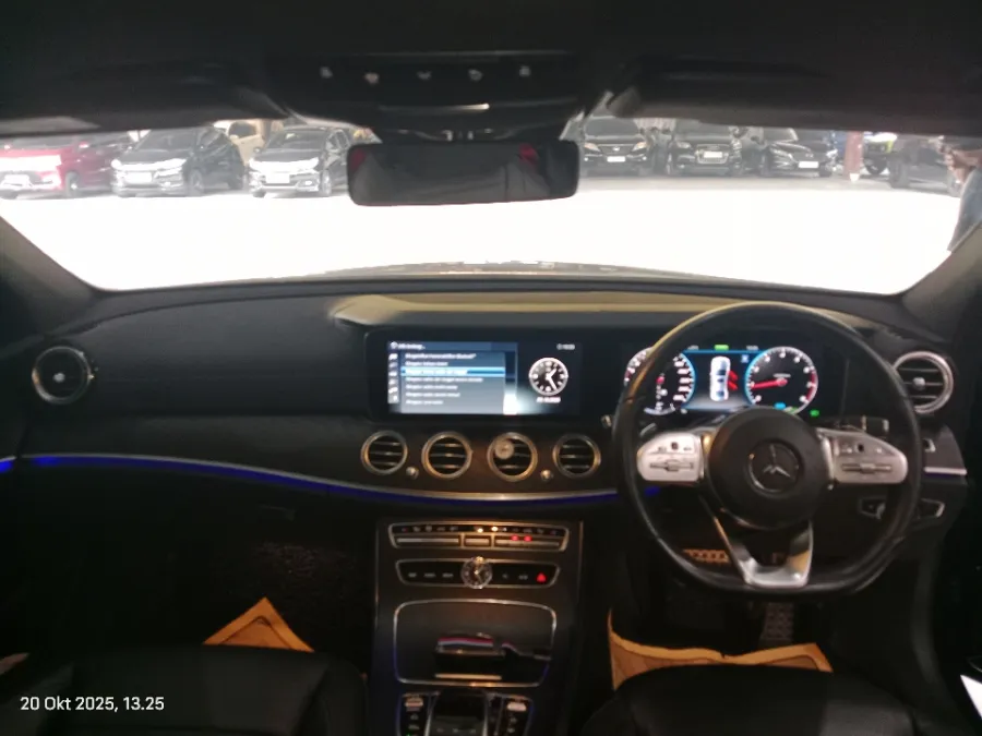 Foto Mobil Bekas Dashboard Mercedes-Benz E350 2.0 tahun 2019
