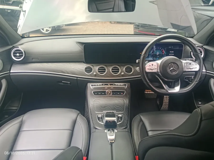 Foto Mobil Bekas Dashboard Mercedes-Benz E350 2.0 tahun 2019