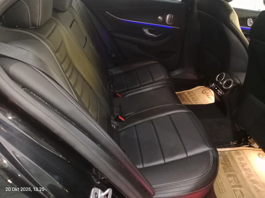 Foto Mobil Bekas Kabin Belakang Mercedes-Benz E350 2.0 tahun 2019
