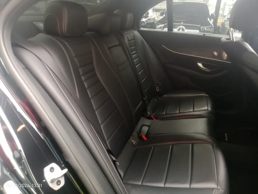 Foto Mobil Bekas Kabin Belakang Mercedes-Benz E350 2.0 tahun 2019