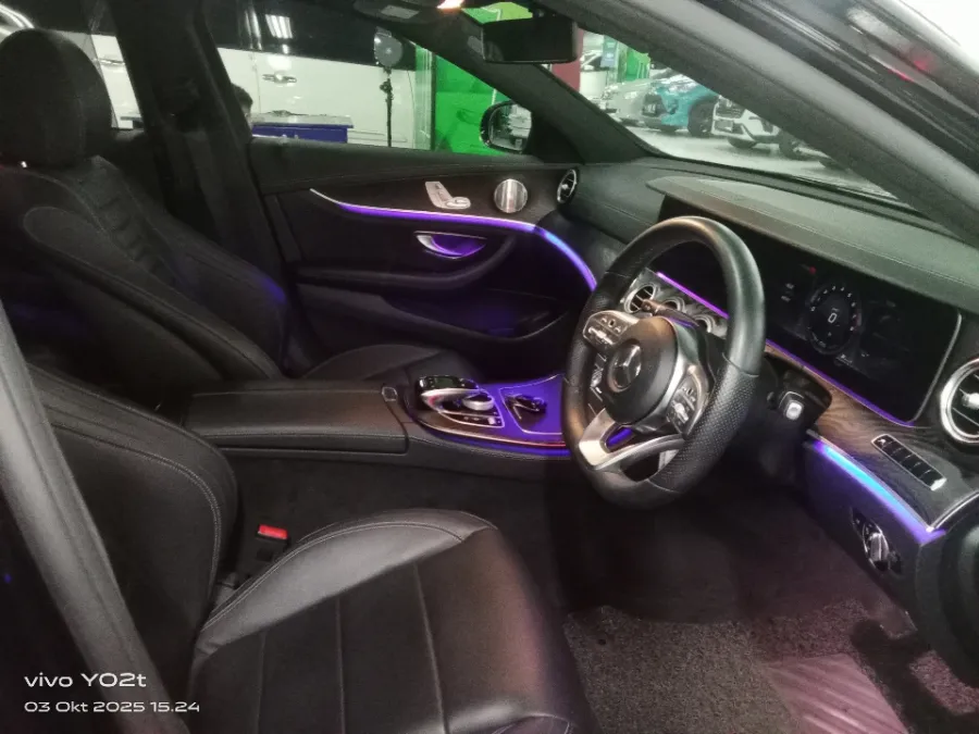 Foto Mobil Bekas Kabin Depan Mercedes-Benz E350 2.0 tahun 2019