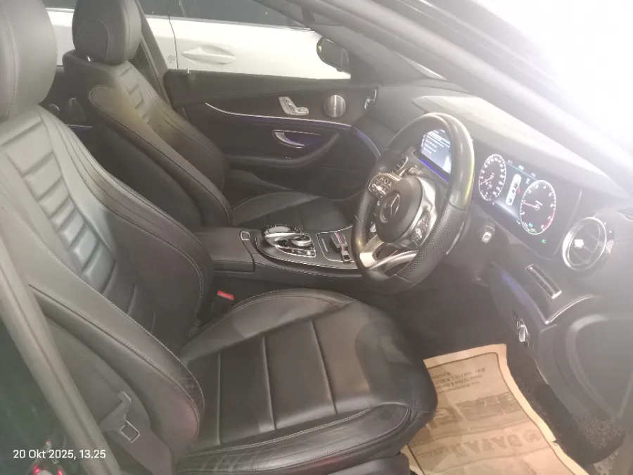 Foto Mobil Bekas Kabin Depan Mercedes-Benz E350 2.0 tahun 2019