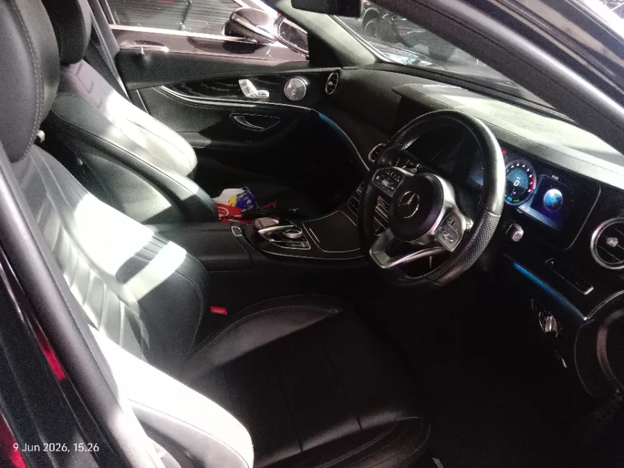 Foto Mobil Bekas Kabin Depan Mercedes-Benz E350 2.0 tahun 2019