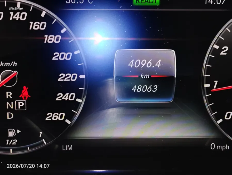 Foto Mobil Bekas Odometer Mercedes-Benz E350 2.0 tahun 2019