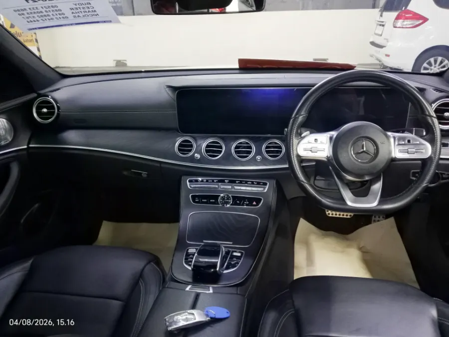 Foto Mobil Bekas Dashboard Mercedes-Benz E350 2.0 tahun 2020