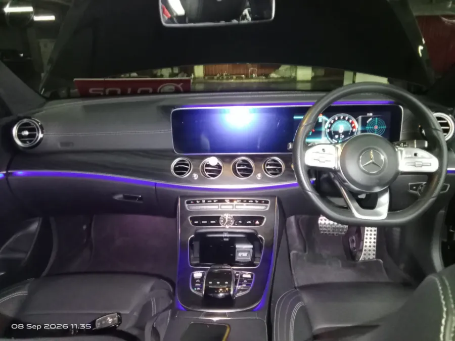 Foto Mobil Bekas Dashboard Mercedes-Benz E350 2.0 tahun 2020