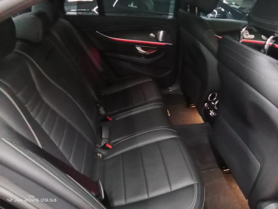 Foto Mobil Bekas Kabin Belakang Mercedes-Benz E350 2.0 tahun 2020