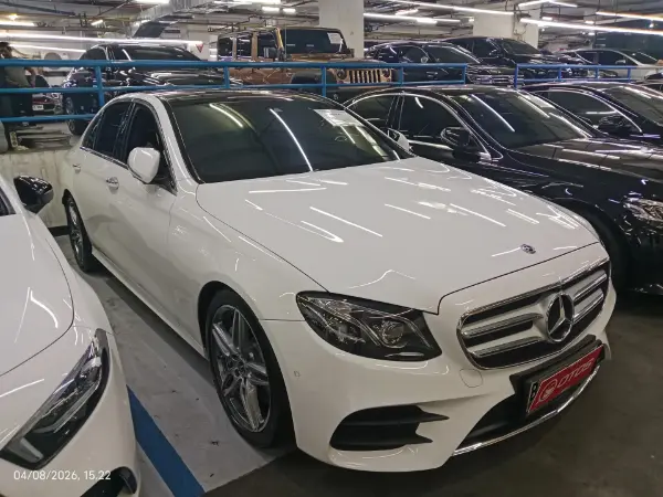 2020 Mercedes-Benz E350 2.0 - Foto 1 dari 6