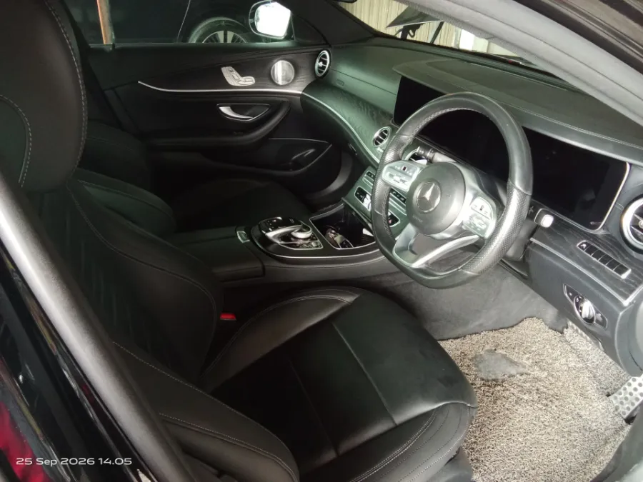 Foto Mobil Bekas Kabin Depan Mercedes-Benz E350 2.0 tahun 2021