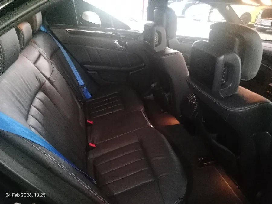 Foto Mobil Bekas Kabin Belakang Mercedes-Benz E400 3.0 tahun 2014