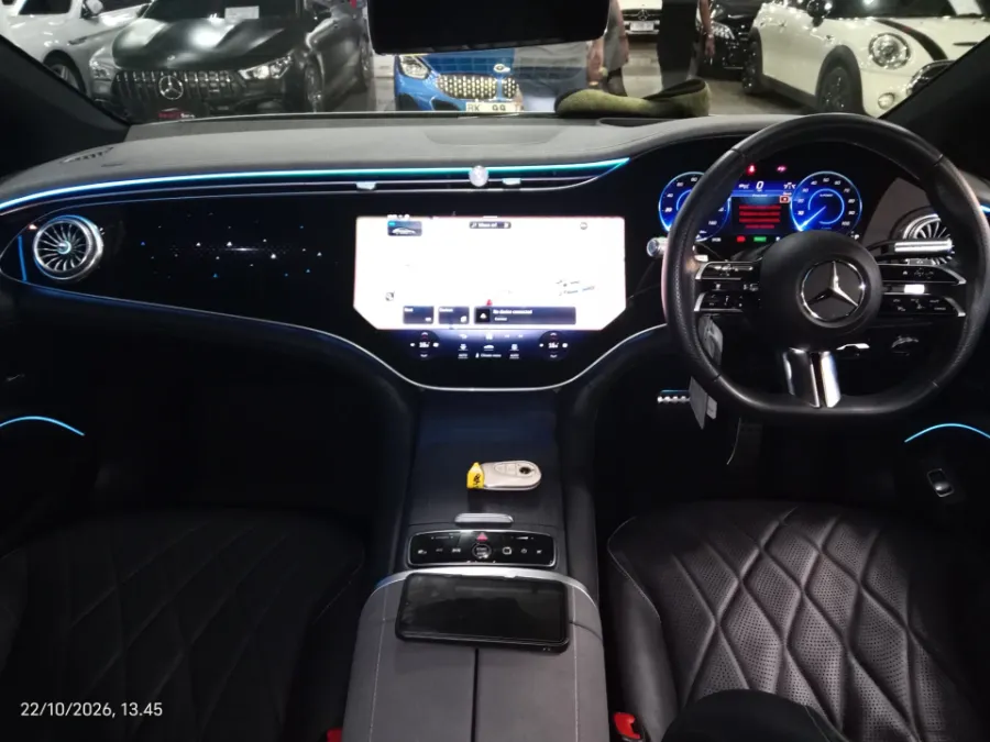 Foto Mobil Bekas Dashboard Mercedes-Benz EQS 450+ AMG Line tahun 2023
