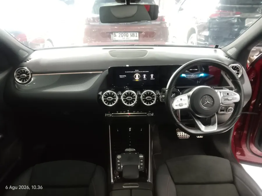 Foto Mobil Bekas Dashboard Mercedes-Benz GLA200 1.3 tahun 2021