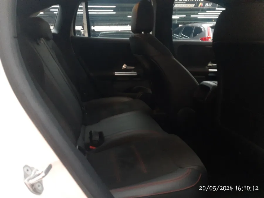 Foto Mobil Bekas Kabin Belakang Mercedes-Benz GLA200 1.3 tahun 2021
