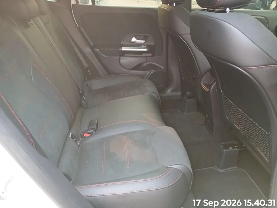 Foto Mobil Bekas Kabin Belakang Mercedes-Benz GLA200 1.3 tahun 2021