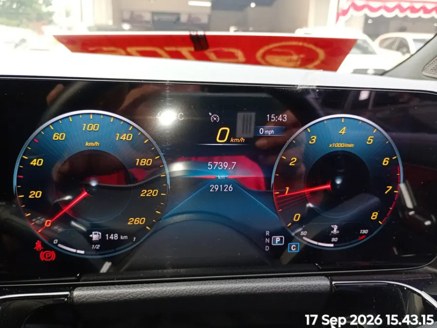 Foto Mobil Bekas Odometer Mercedes-Benz GLA200 1.3 tahun 2021
