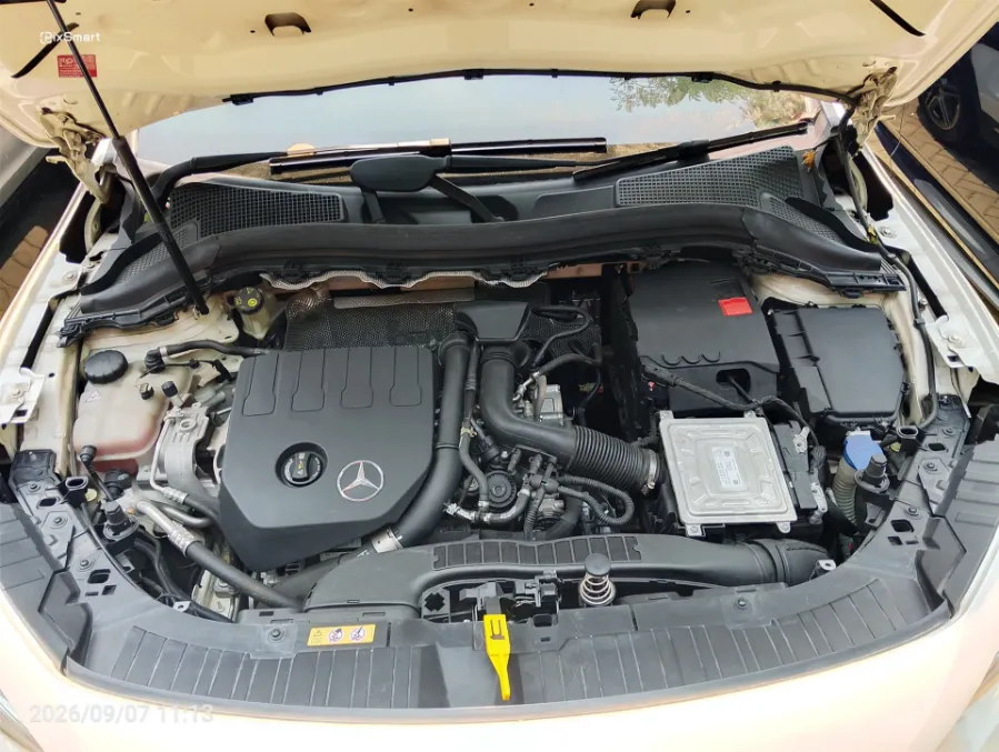 Foto Mobil Bekas Mesin Mercedes-Benz GLA200 1.3 tahun 2022