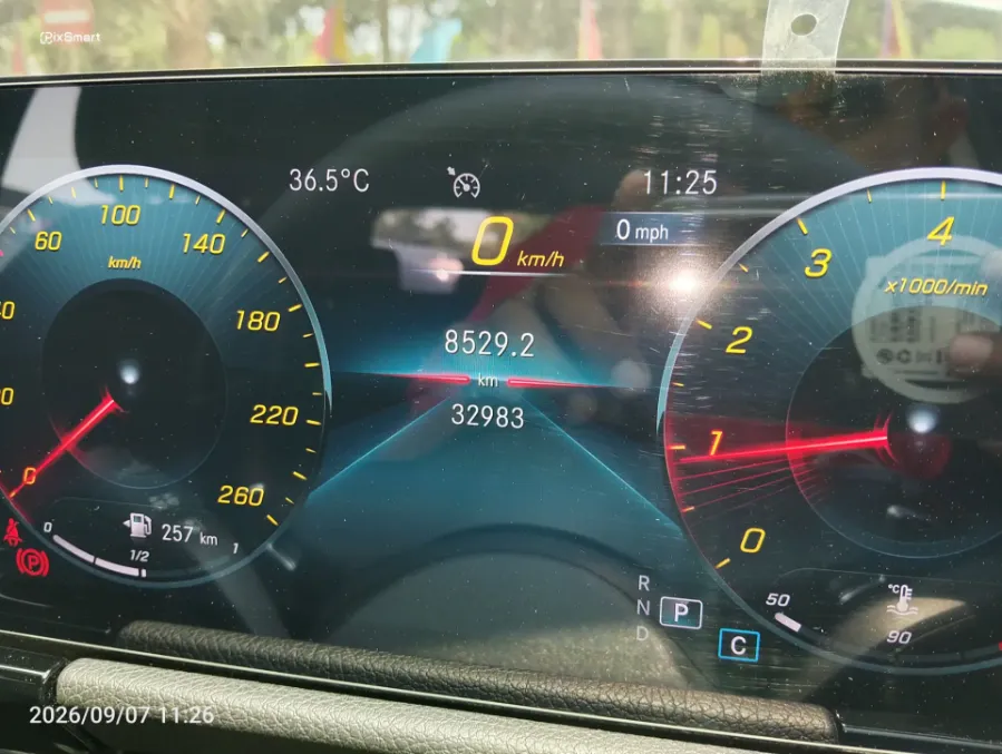 Foto Mobil Bekas Odometer Mercedes-Benz GLA200 1.3 tahun 2022