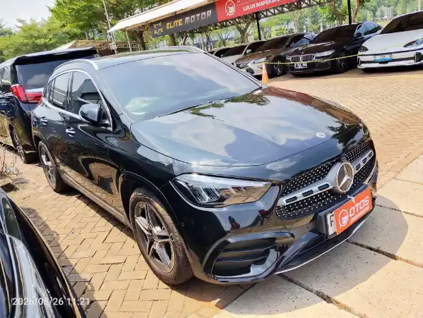 2024 Mercedes-Benz GLA200 1.3 - Foto 1 dari 6