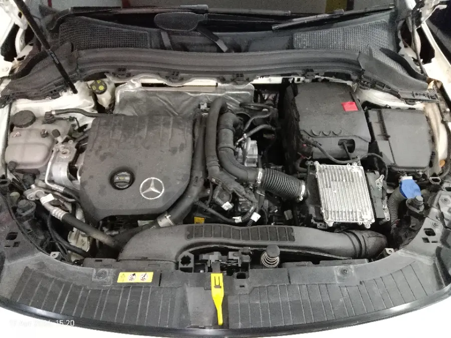 Foto Mobil Bekas Mesin Mercedes-Benz GLA200 1.3 tahun 2024