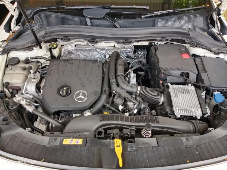 Foto Mobil Bekas Mesin Mercedes-Benz GLA200 1.3 tahun 2024