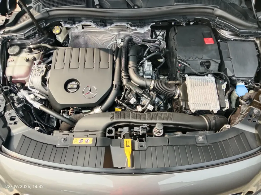 Foto Mobil Bekas Mesin Mercedes-Benz GLA200 1.3 tahun 2024